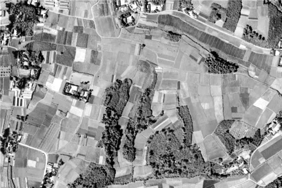 1963年頃に撮影された「海老名SA」周辺の航空写真（画像：国土地理院）