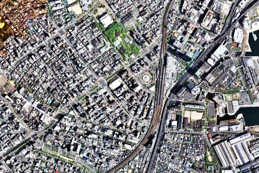 現在の「神戸駅」周辺の航空写真（画像：国土地理院）