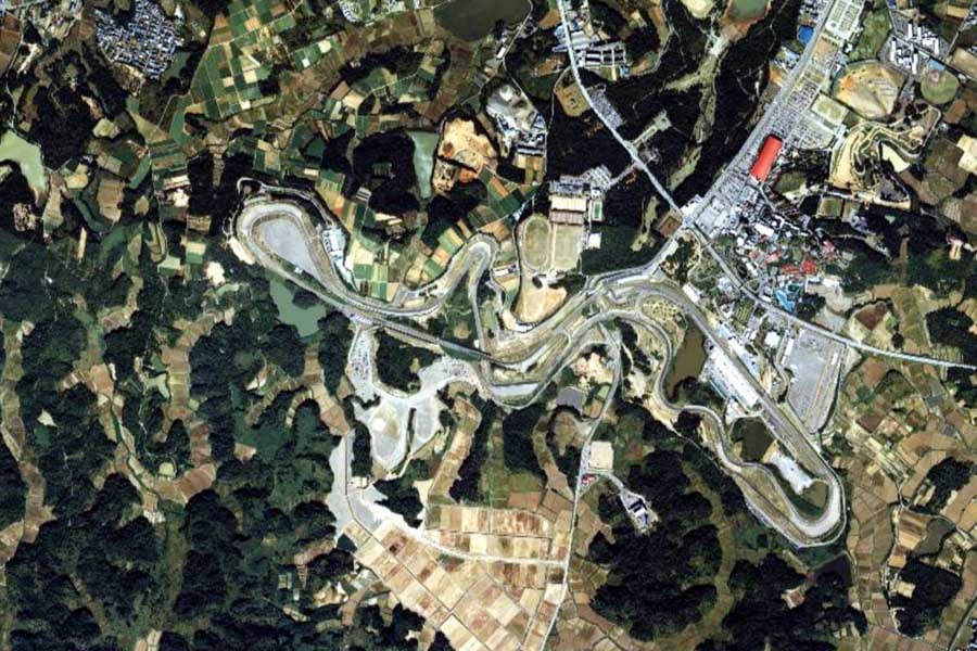 1990年頃の「鈴鹿サーキット」周辺の航空写真（画像：国土地理院）