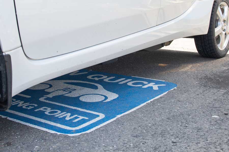 充電スタンド（画像：写真AC）