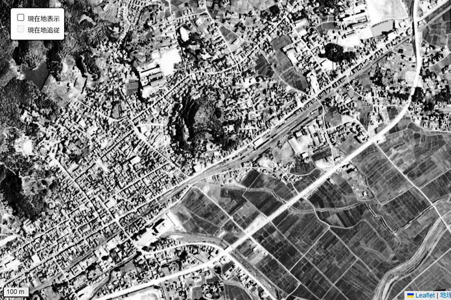 1963年頃に撮影された「武雄温泉駅」周辺の航空写真（画像：国土地理院）
