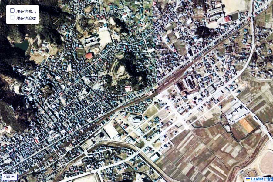 1975年頃に撮影された「武雄温泉駅」周辺の航空写真（画像：国土地理院）