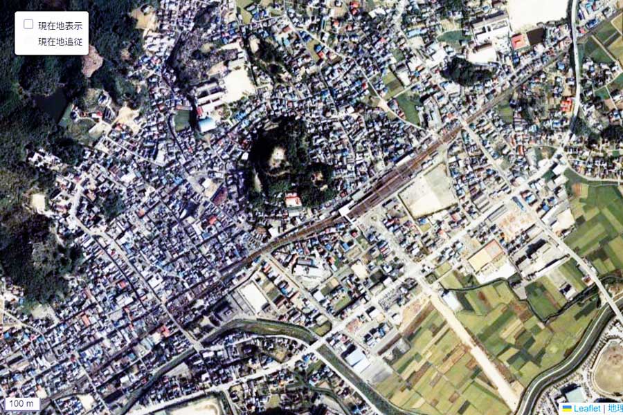 1980年頃に撮影された「武雄温泉駅」周辺の航空写真（画像：国土地理院）