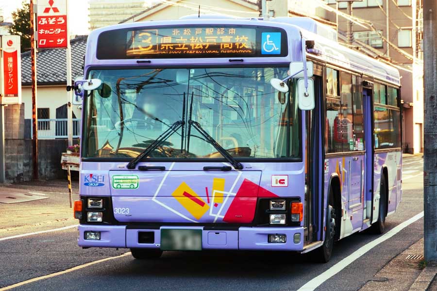 路線バス(画像:写真AC)
