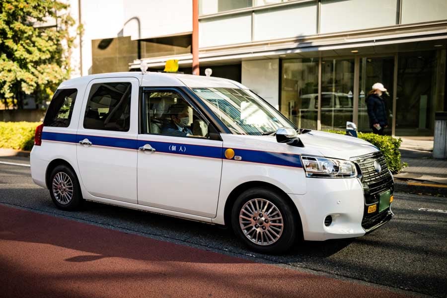 タクシー（画像：写真AC）