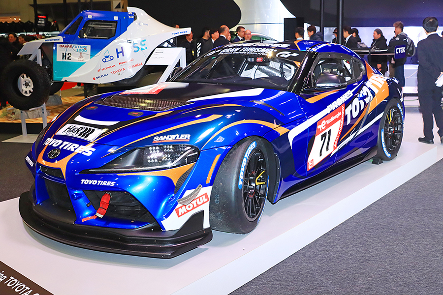 画像は東京オートサロン2024でのトーヨータイヤブースの様子