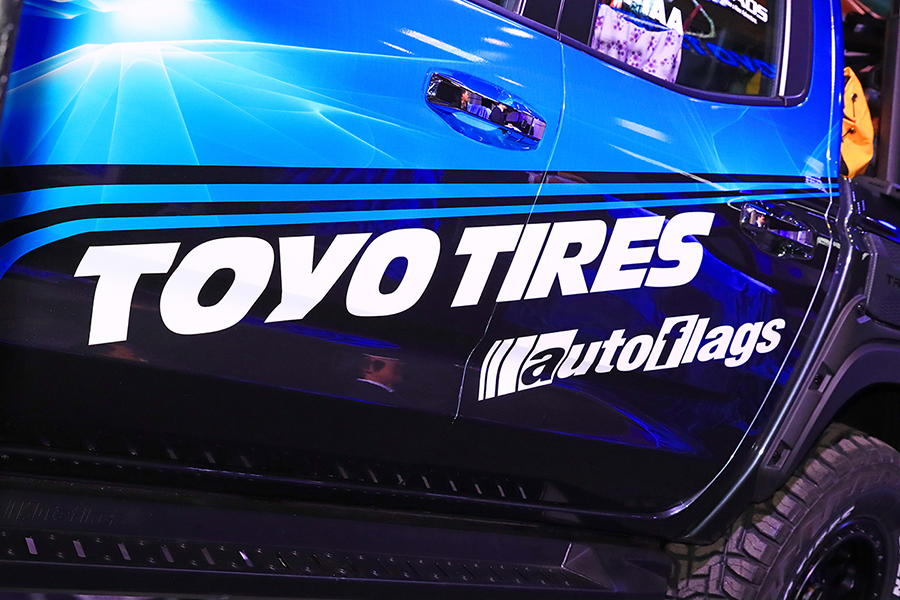 画像は東京オートサロン2024でのトーヨータイヤブースの様子