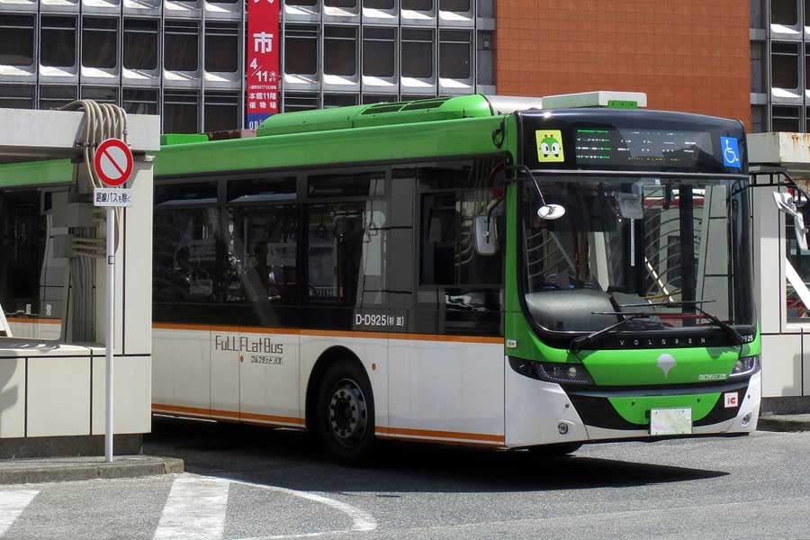 路線バス（画像：写真AC）