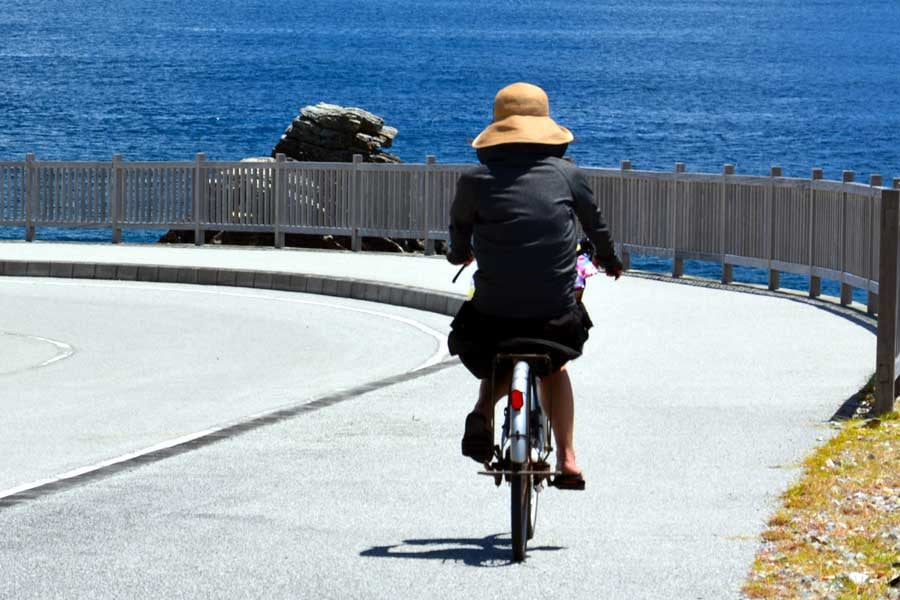 自転車(画像:写真AC)
