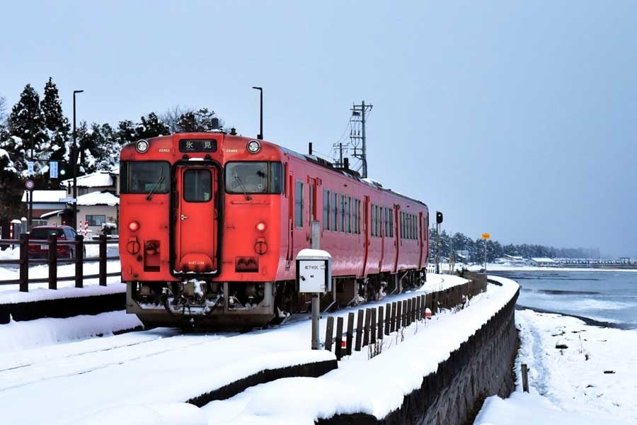 ローカル線(画像:写真AC)