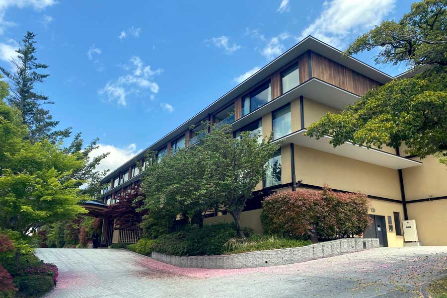 高級ホテルの先駆けとなった東山区の「フォーシーズンズ京都」(画像:高田泰)