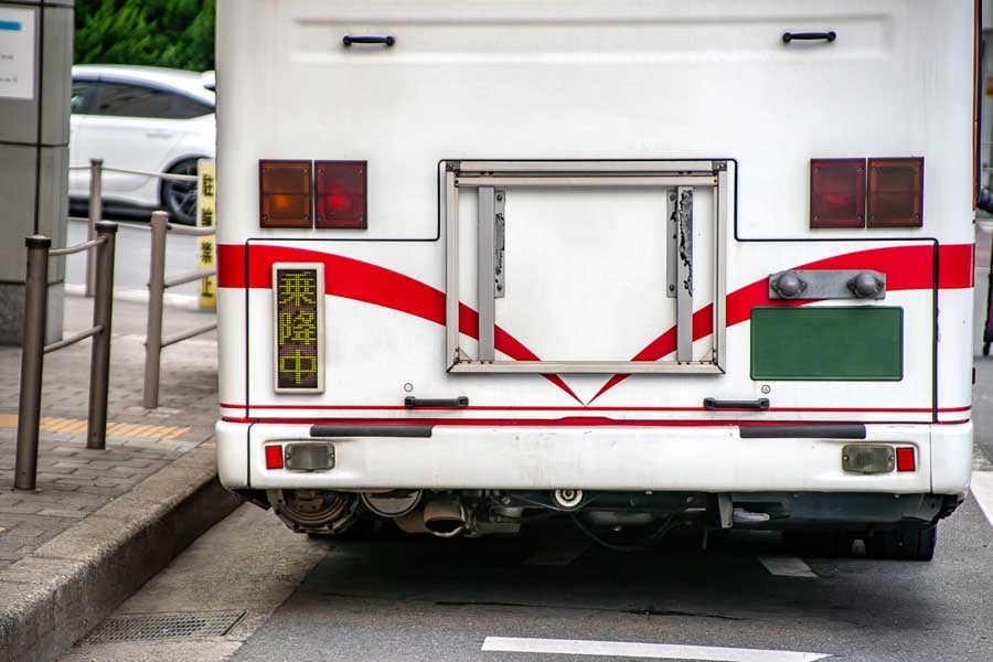 路線バス（画像：写真AC）