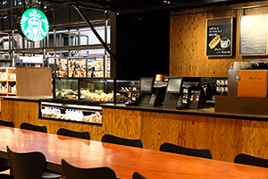 カフェなどが併設されている「A PIT オートバックス」（画像：A PIT オートバックス）