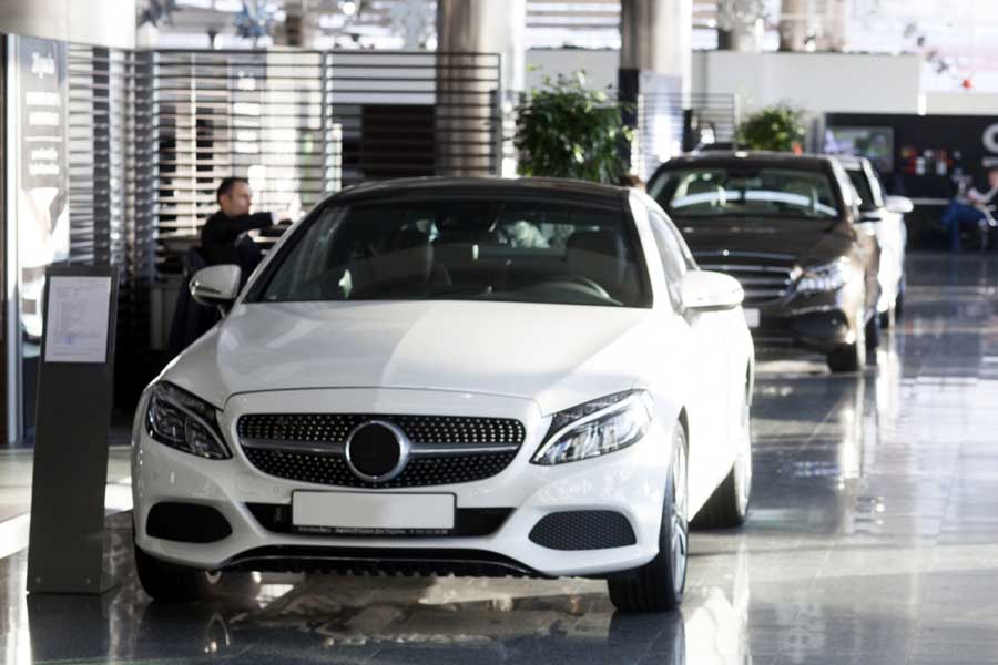 自動車ディーラーのイメージ（画像：写真AC）