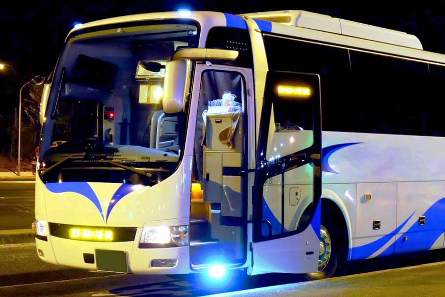 夜行バスのイメージ(画像:写真AC)