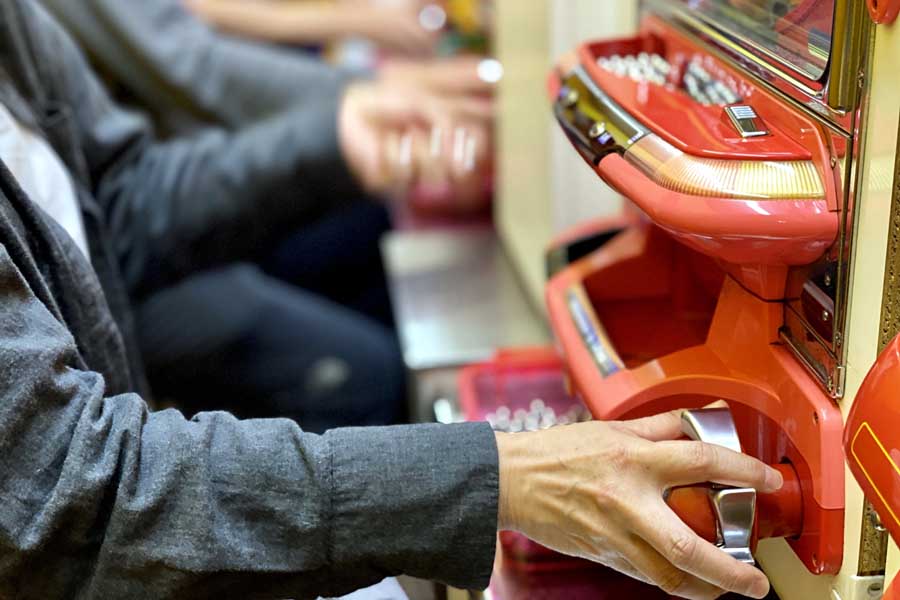 パチンコのイメージ（画像：写真AC）