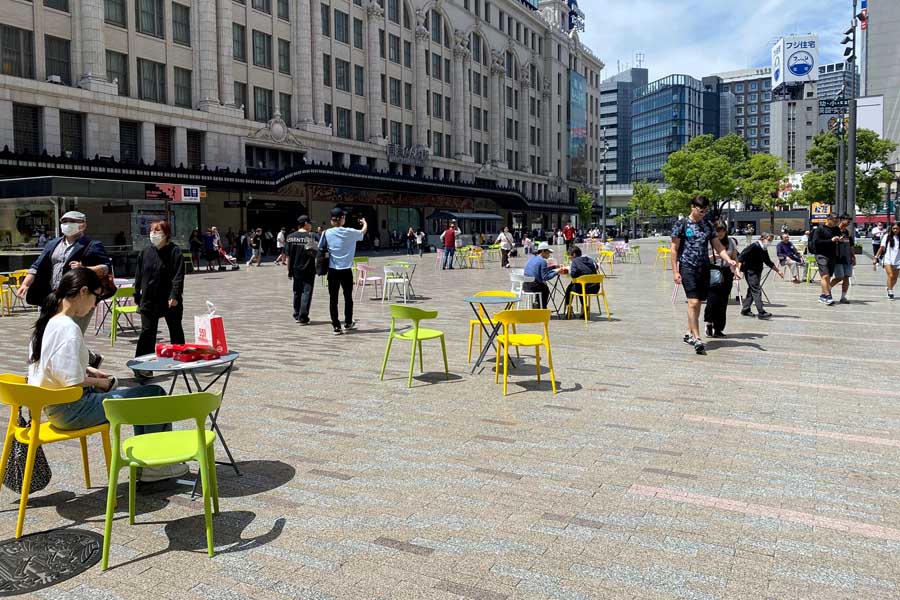 南海難波駅前に開設されたなんば広場（画像：高田泰）