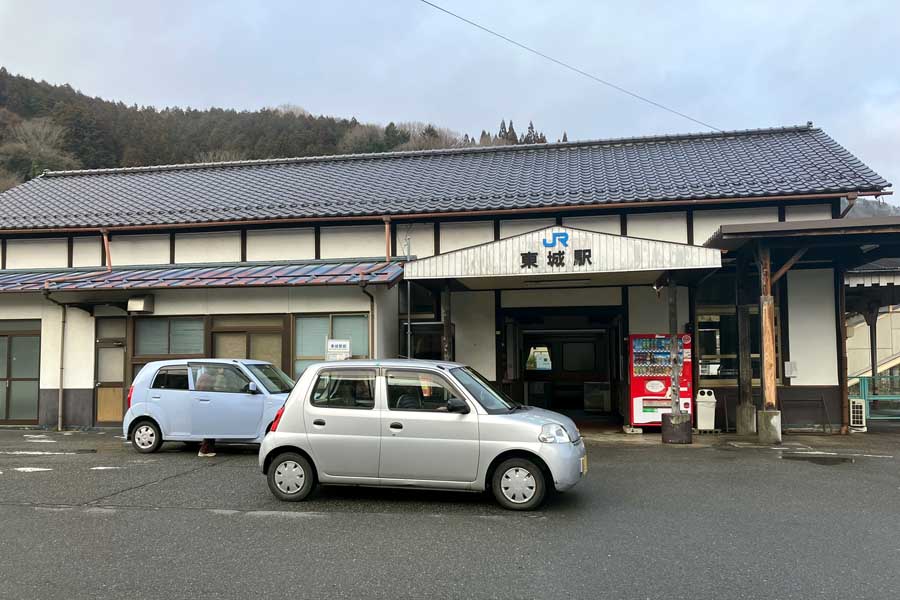 東城駅舎。筆者撮影（画像：櫛田泉）