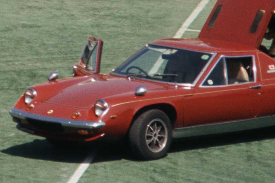 東京・後楽園球場で行われた、交通遺児チャリティー スーパーカー・フェスティバル。1977年3月21日撮影（画像：時事）