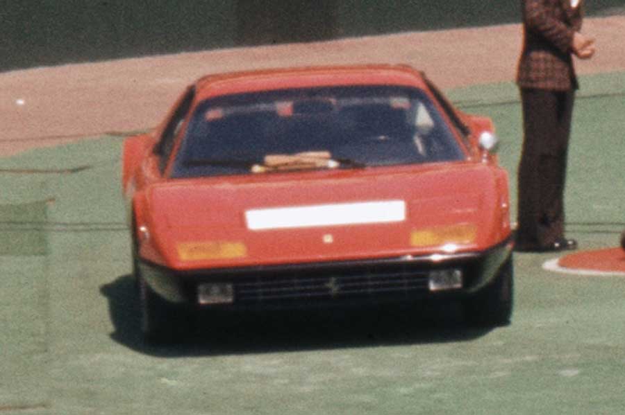 東京・後楽園球場で行われた、交通遺児チャリティー スーパーカー・フェスティバル。1977年3月21日撮影（画像：時事）