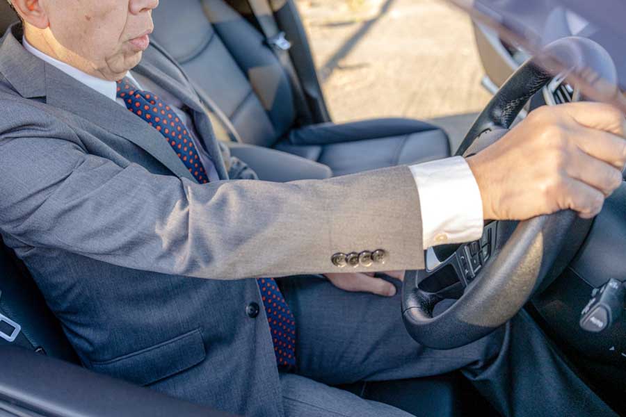 タクシードライバー（画像：写真AC）