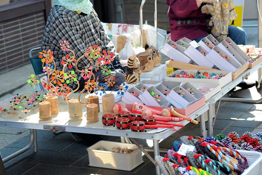 在りし日の輪島朝市の様子（画像：写真AC）