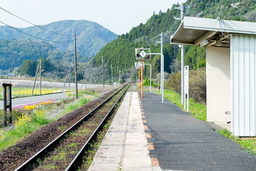 無人駅のイメージ（画像：写真AC）