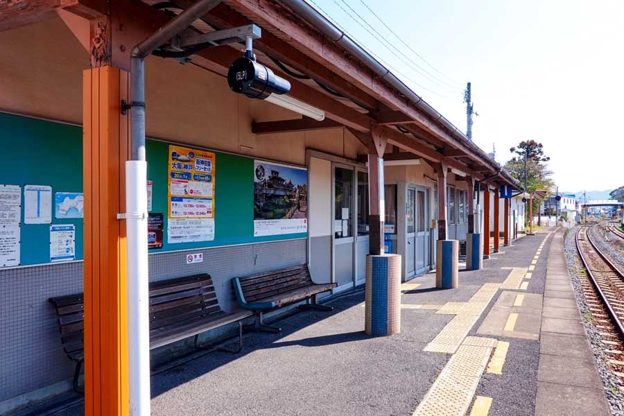 無人駅のイメージ（画像：写真AC）