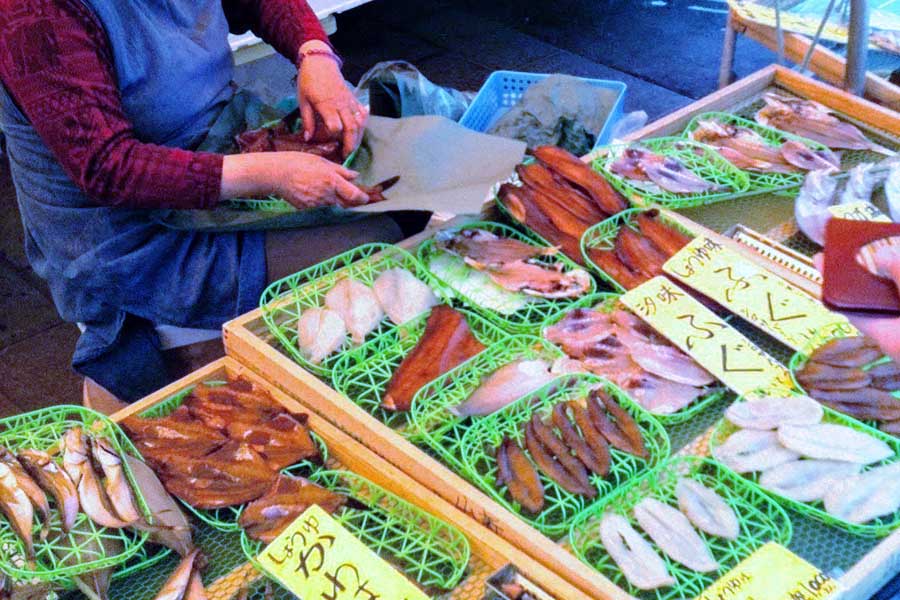 震災前の輪島朝市の様子（画像：写真AC）