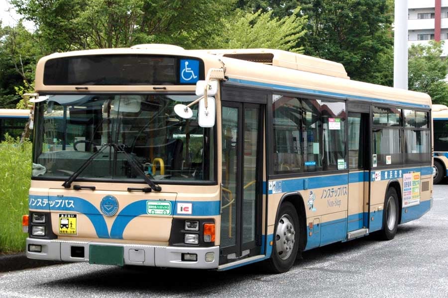 路線バス（画像：写真AC）