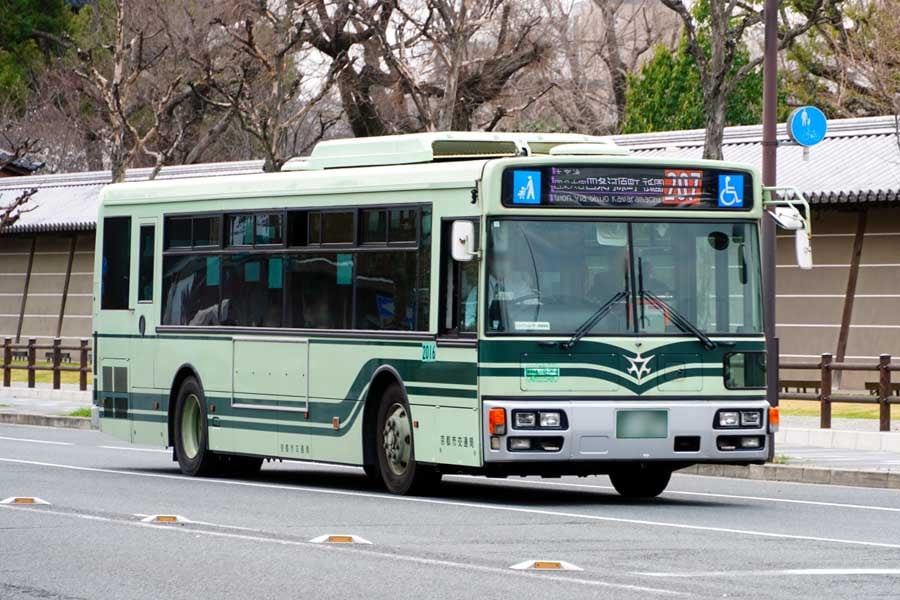路線バス（画像：写真AC）