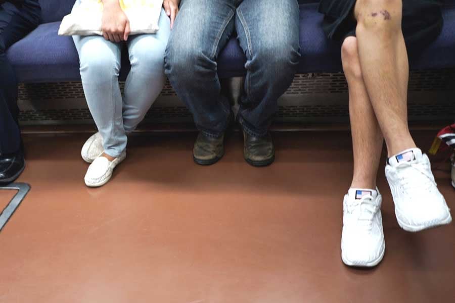 電車（画像：写真AC）