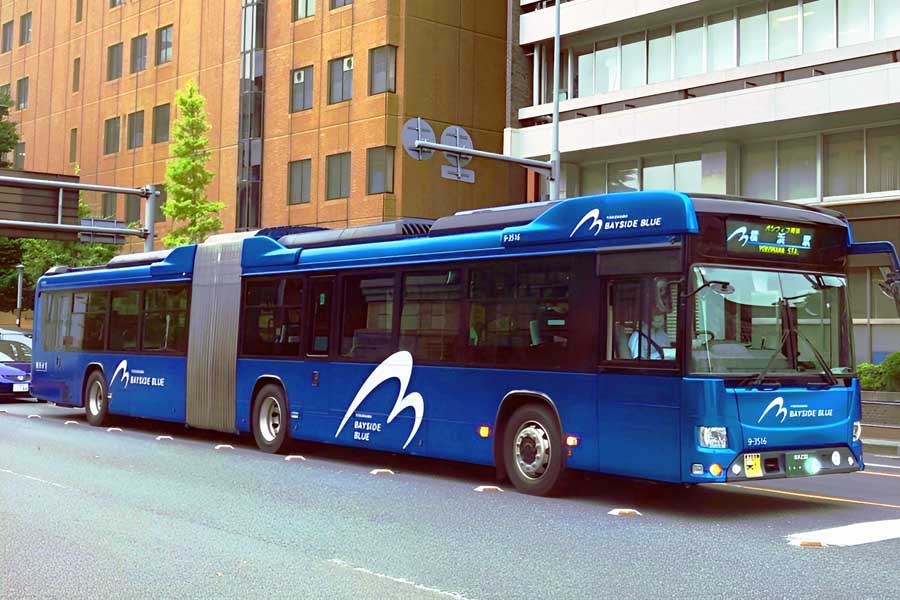 路線バス（画像：写真AC）