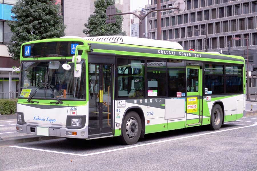 路線バス（画像：写真AC）