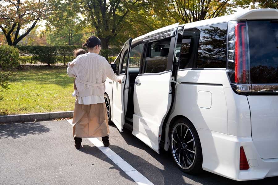 子育て世帯のイメージ（画像：写真AC）