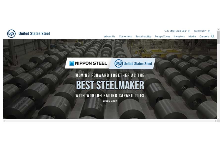 USスチールのウェブサイト。「MOVING FORWARD TOGETHER AS THE BEST STEELMAKER WITH WORLD-LEADING CAPABILITIE（世界をリードする能力を備えた最高の鉄鋼メーカーとして、共に前進する）の文字がおどる（画像：USスチール）
