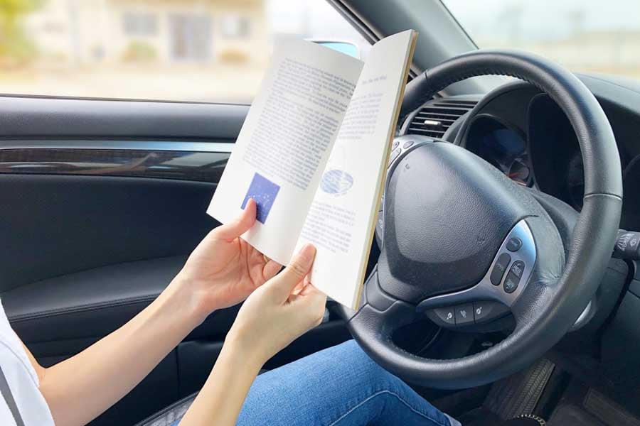 自動運転のイメージ（画像：写真AC）