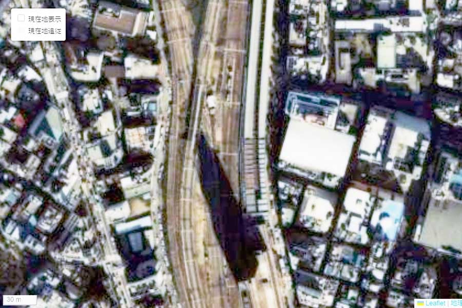 1985年頃に撮影された「西武新宿駅」周辺の航空写真（画像：国土地理院）