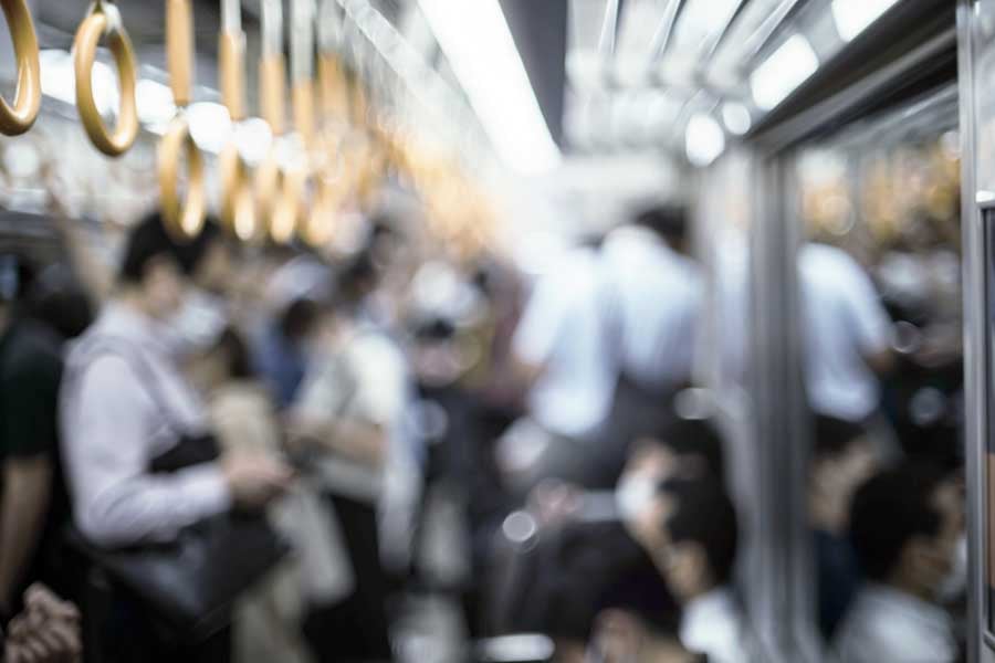 満員電車のイメージ(画像:写真AC)