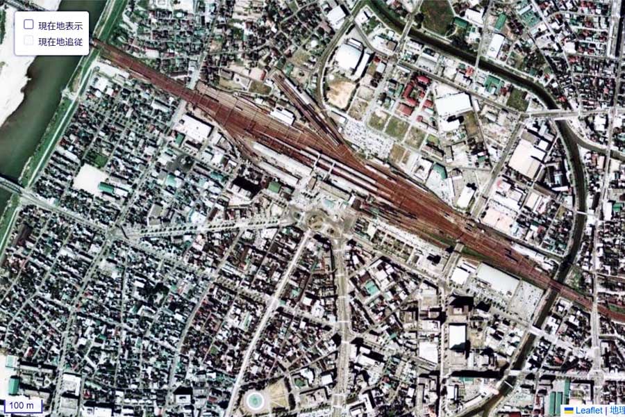 1975年頃の「富山駅」周辺の航空写真（画像：国土地理院）