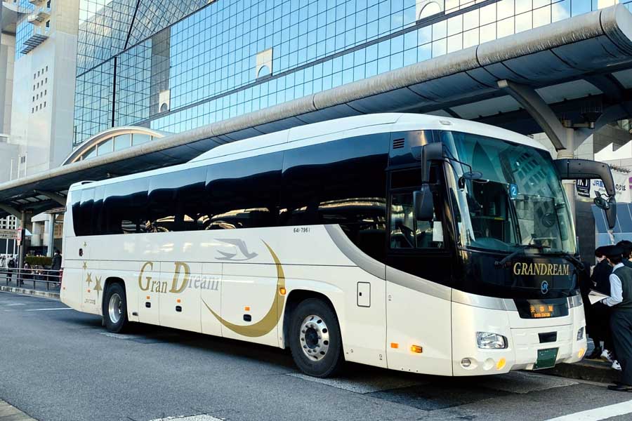高速バス（画像：写真AC）