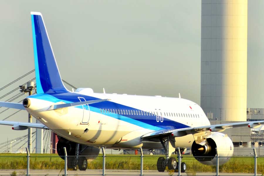 飛行機（画像：写真AC）