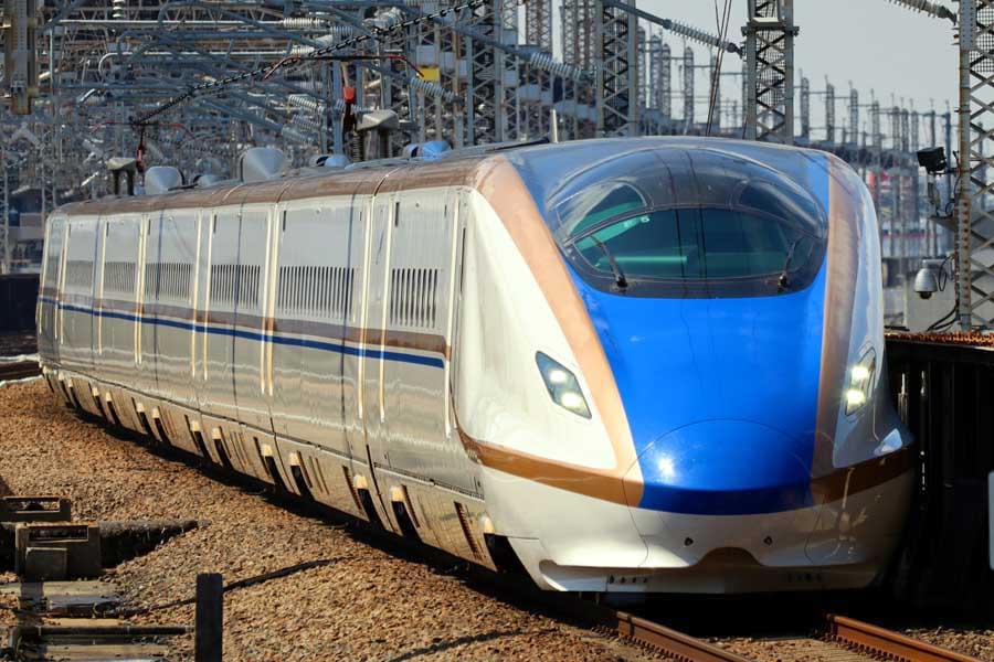 北陸新幹線（画像：写真AC）