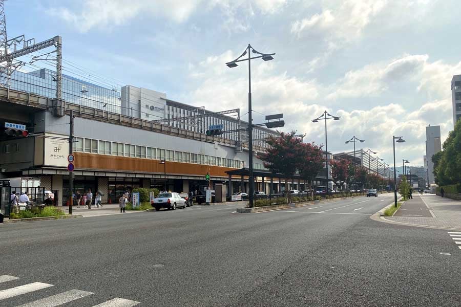 東西案が通ると見られる八条通周辺（画像：高田泰）