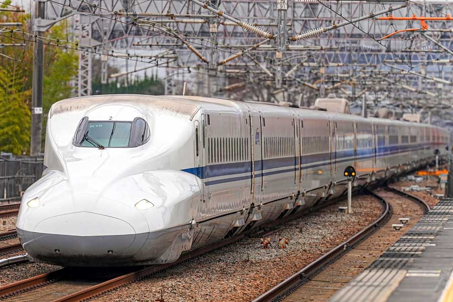 新幹線（画像：写真AC）