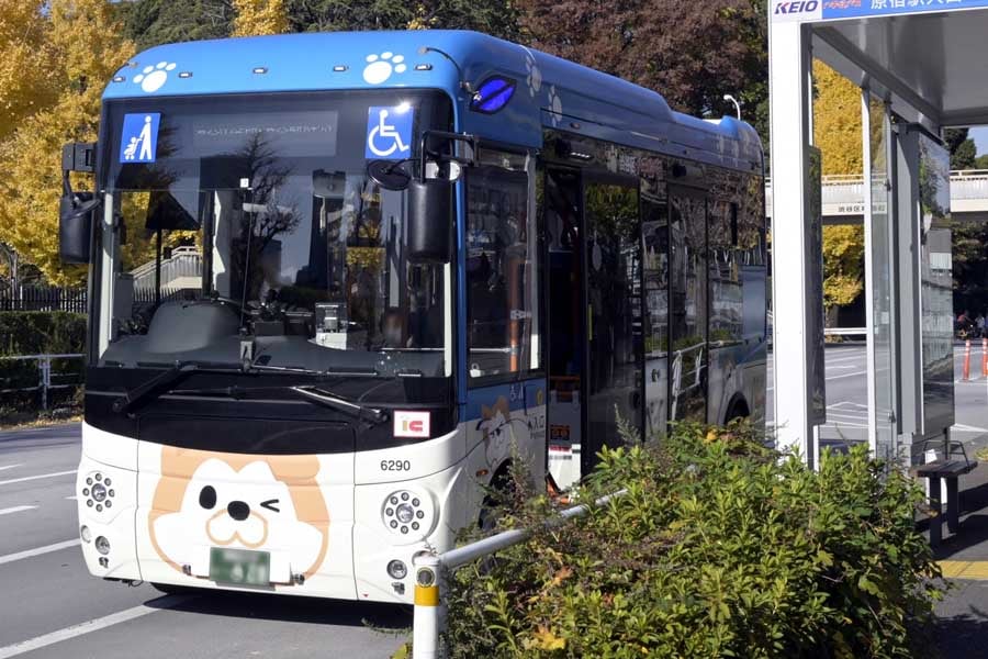 地域を走るさまざまなコミバス（画像：写真AC）