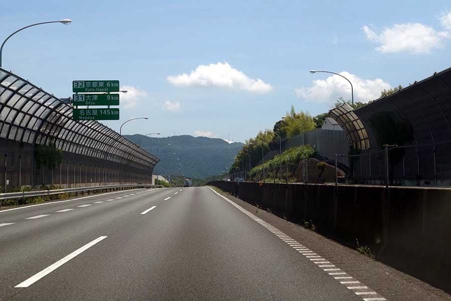 日本で最初に開通した都市間高速道路・名神高速道路（画像：都野塚也）