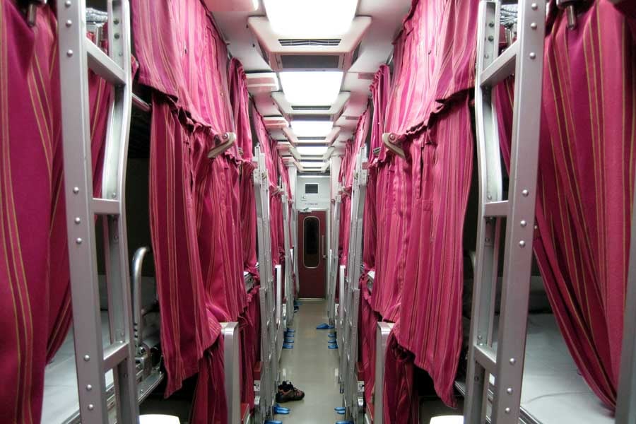 「きたぐに」の3段式B寝台。通路を挟んで両側に上中下段の寝台が配置する米国起源のプルマン式が採用されていた。2012年2月28日、筆者撮影（画像：大塚良治）