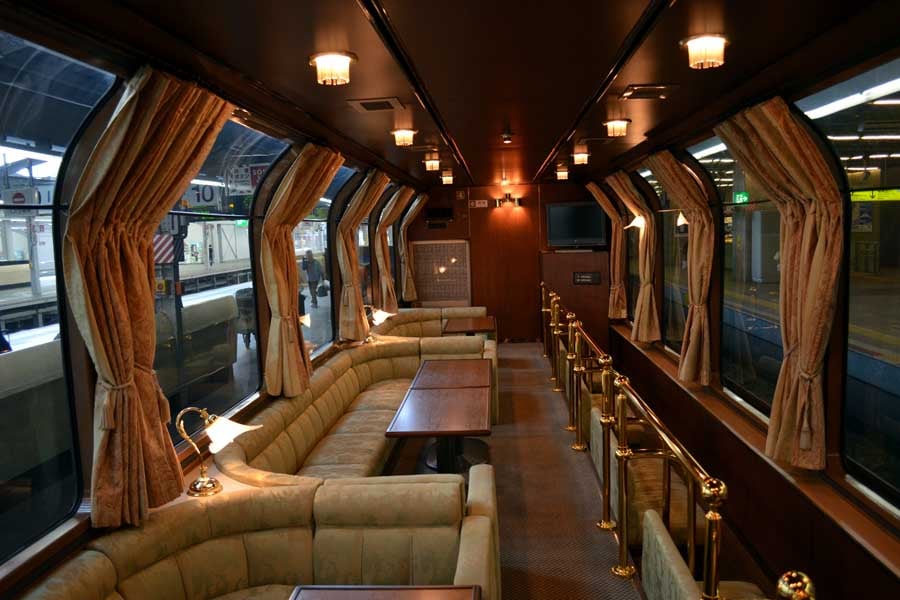 「トワイライトエクスプレス」の「サロンデュノール」。2012年11月7日、筆者撮影（画像：大塚良治）