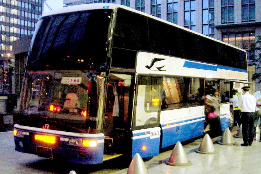 夜行バスのイメージ(画像:写真AC)
